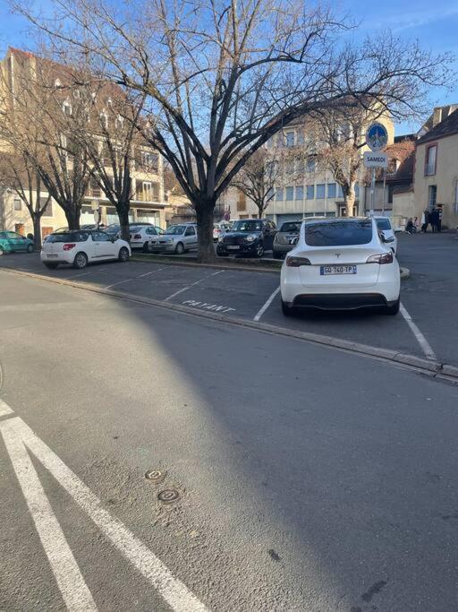 Au Coeur De La Cite Medievale Монлюсон Экстерьер фото